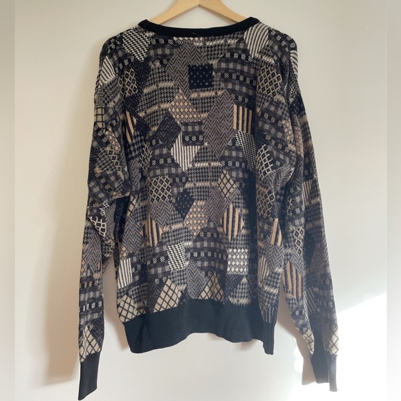 TSR USA Patterned Knit Sweater. Size L. - Picture 3 of 4